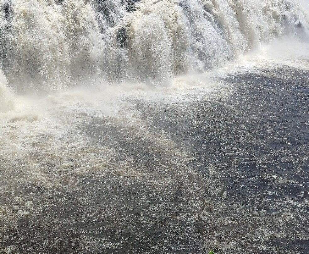 La Llovizna Park-圭亚那城必去景点