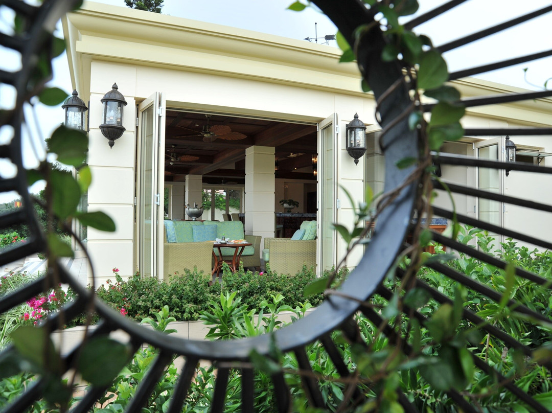 Aquarius Bar & Restaurant