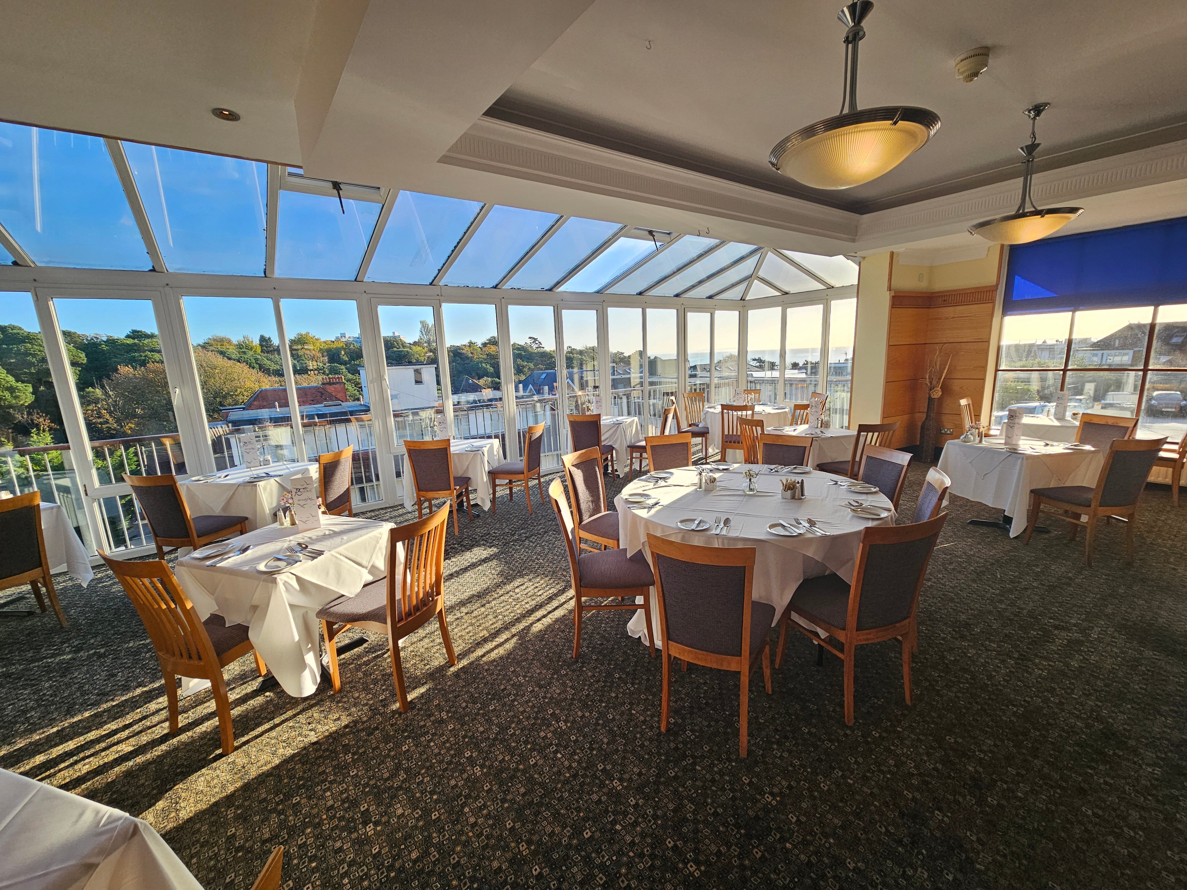 Riviera Hotel & Holiday Apartments-官方