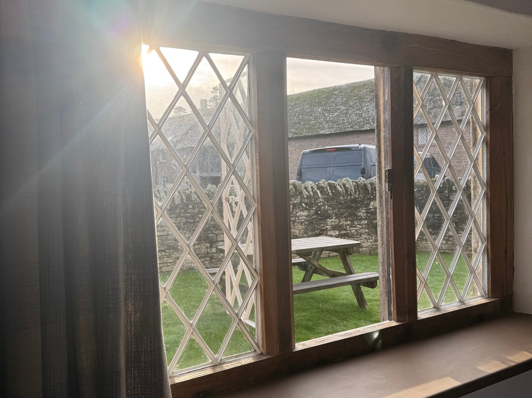 Bromfield Priory Gatehouse-Bromfield必去景点