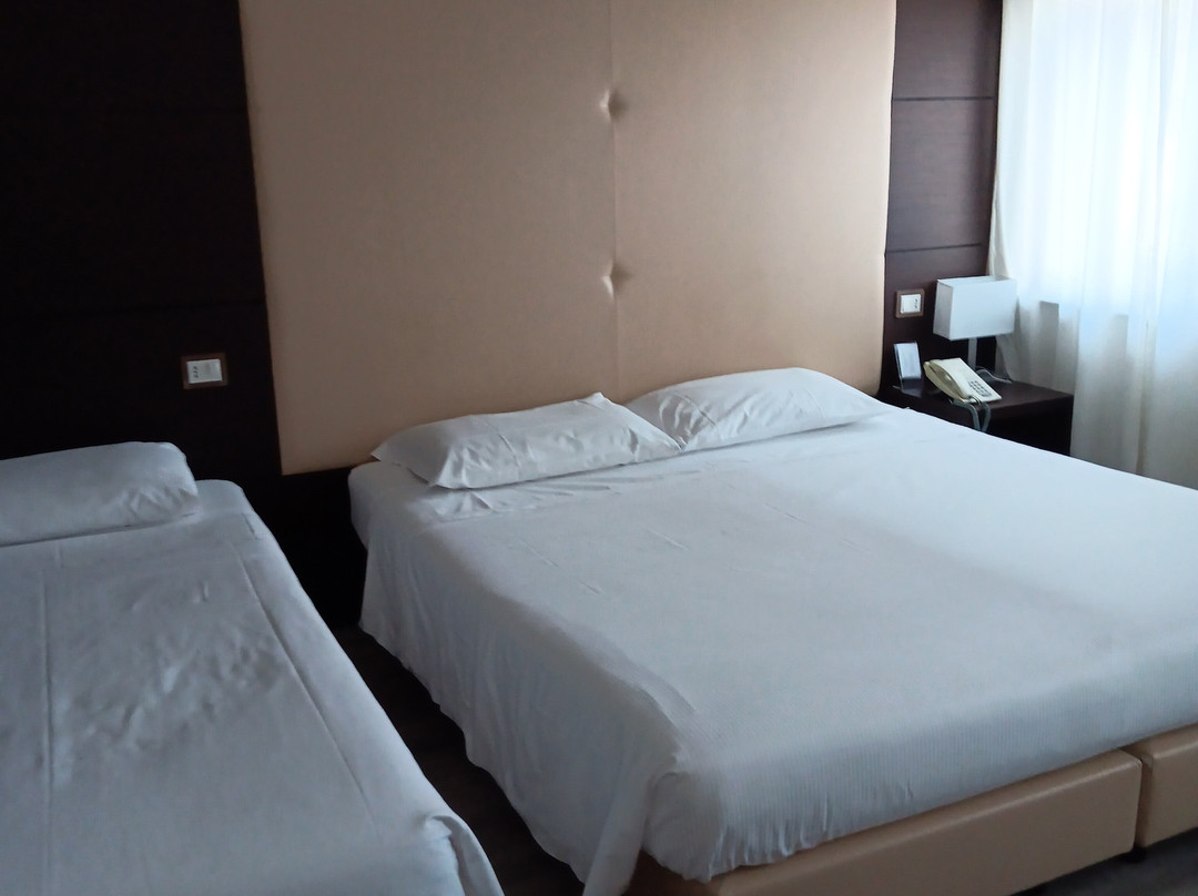 欧洲宫殿酒店主图