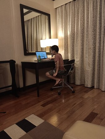 迈可赛套房酒店主图