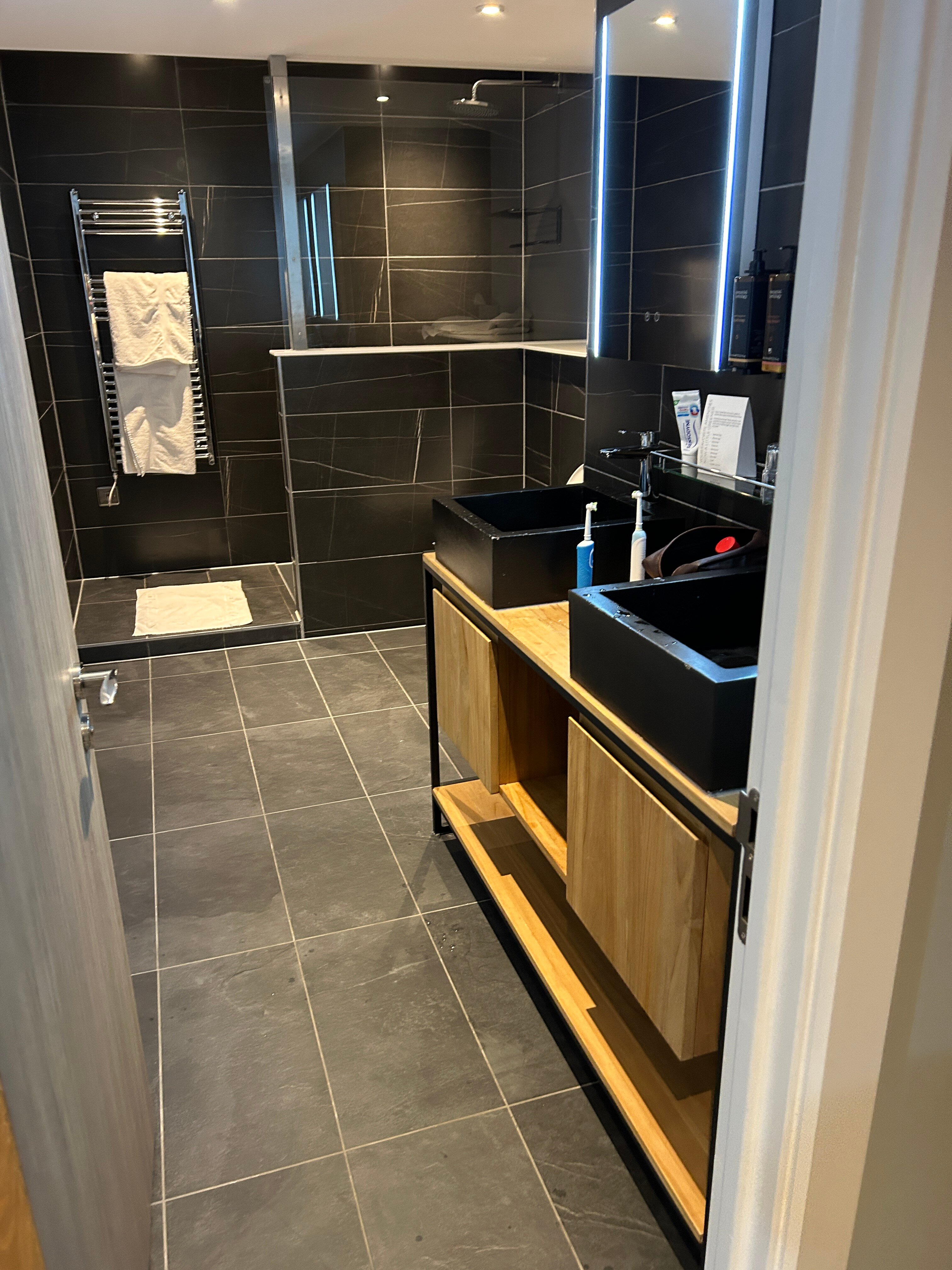 纽波特美居酒店-官方