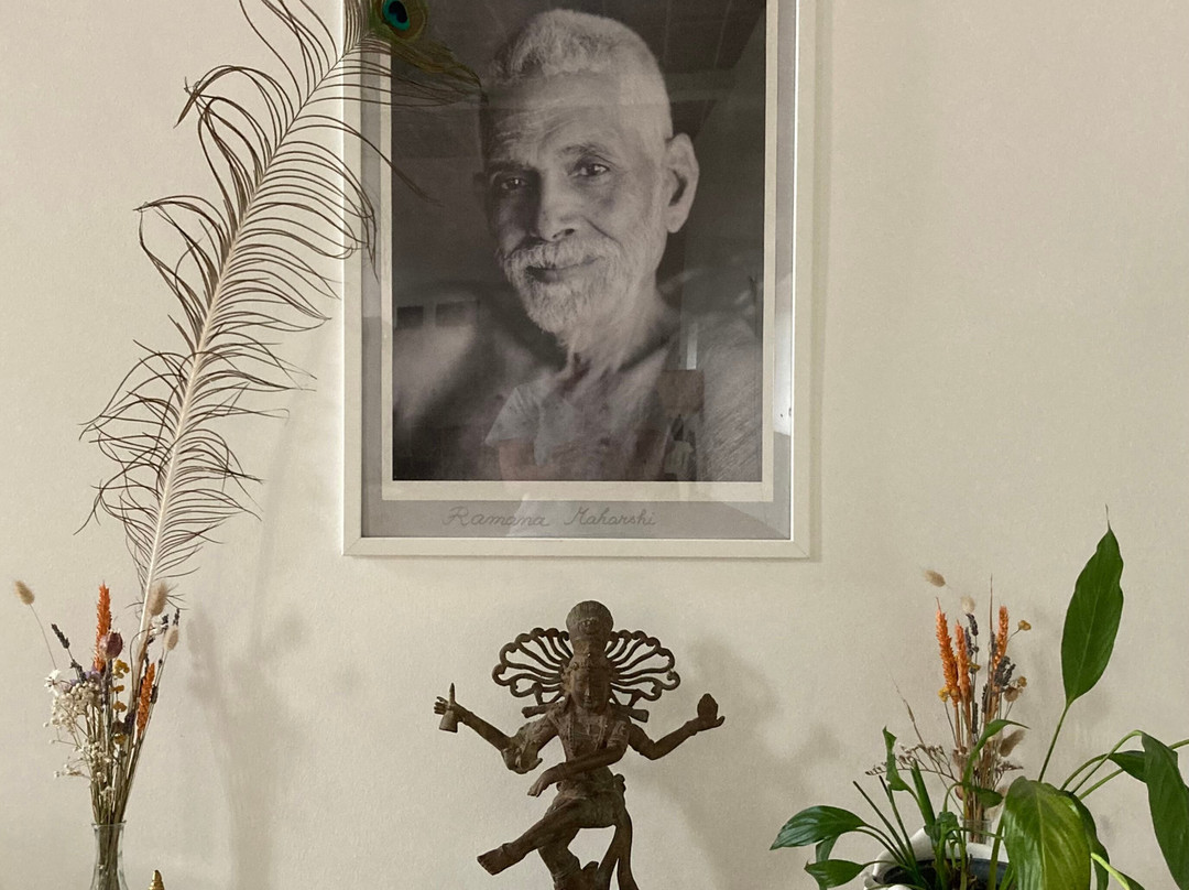 Hridaya Yoga France-Saint-Just-d'Avray必去景点