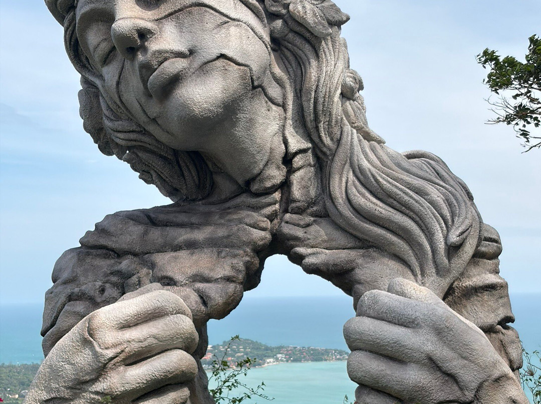 Overlap Stone-拉迈海滩必去景点