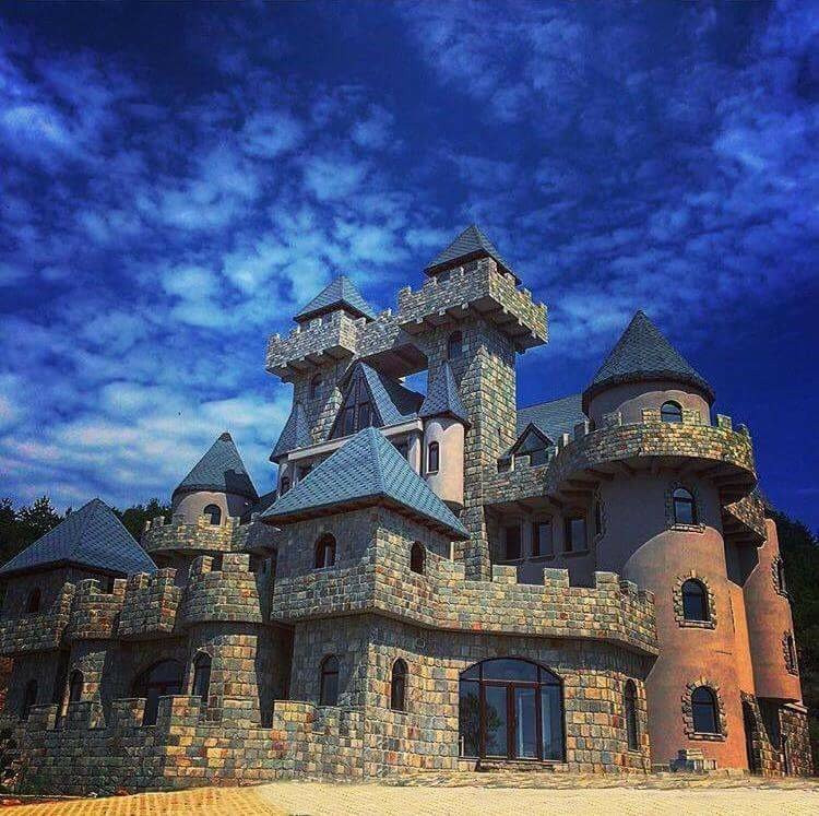 Royal Valentina Castle