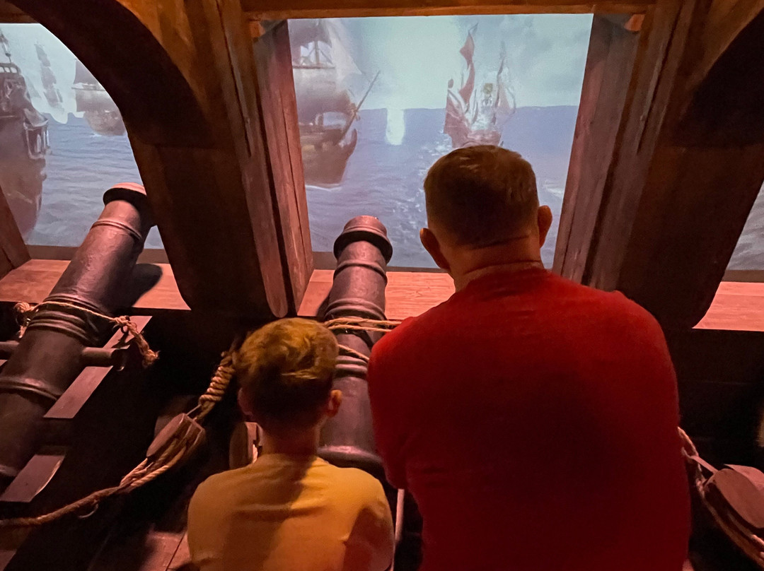 Aventura Pirata-康泊琉海水浴场必去景点