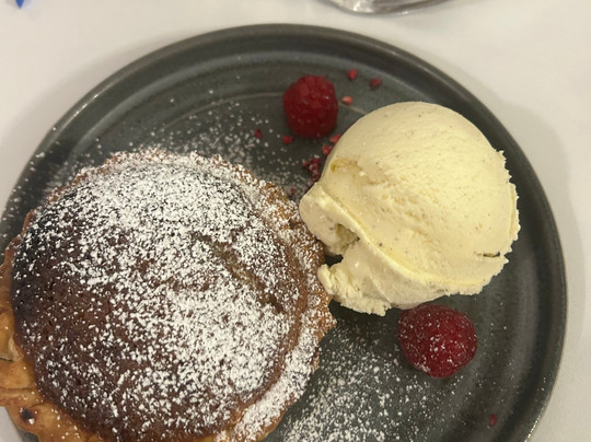 The Bridge House主图