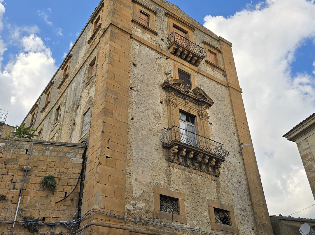 Chiesa e Convento di San Francesco-皮亚扎－阿尔梅里纳必去景点