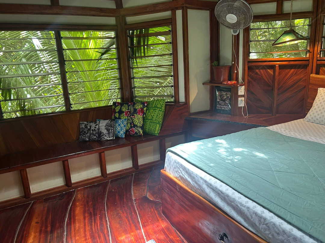 Tukulolo Treehouses