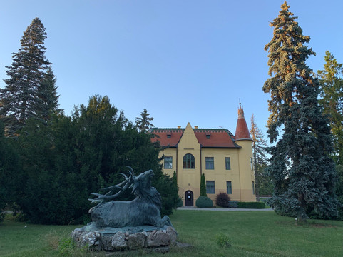 Narodny zrebcin Topolcianky-Topolcianky必去景点