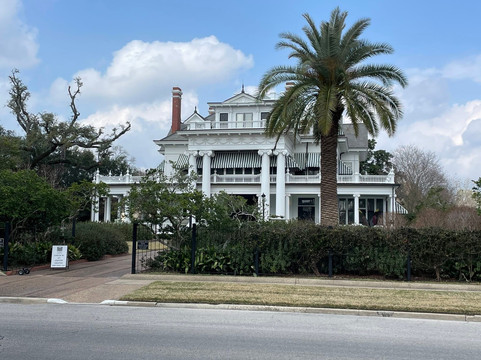 德克萨斯州墨西哥湾沿岸旅游景点-McFaddin-Ward House Museum