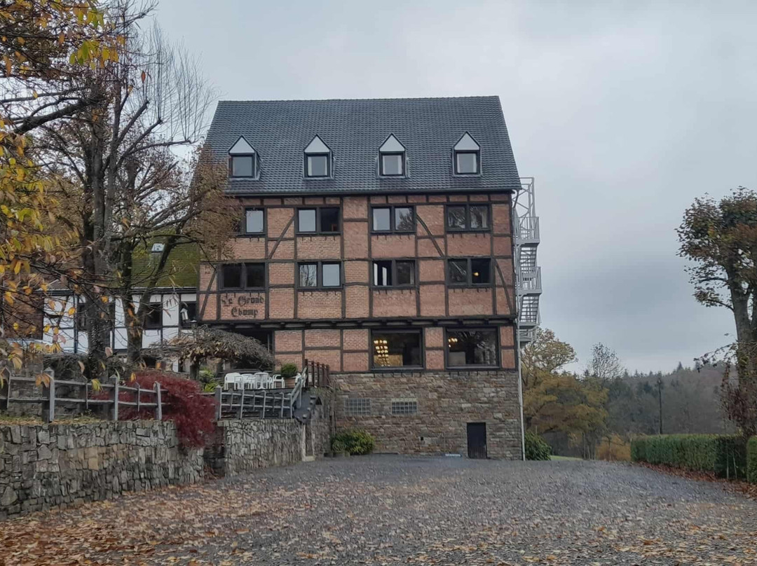 大香槟酒店主图