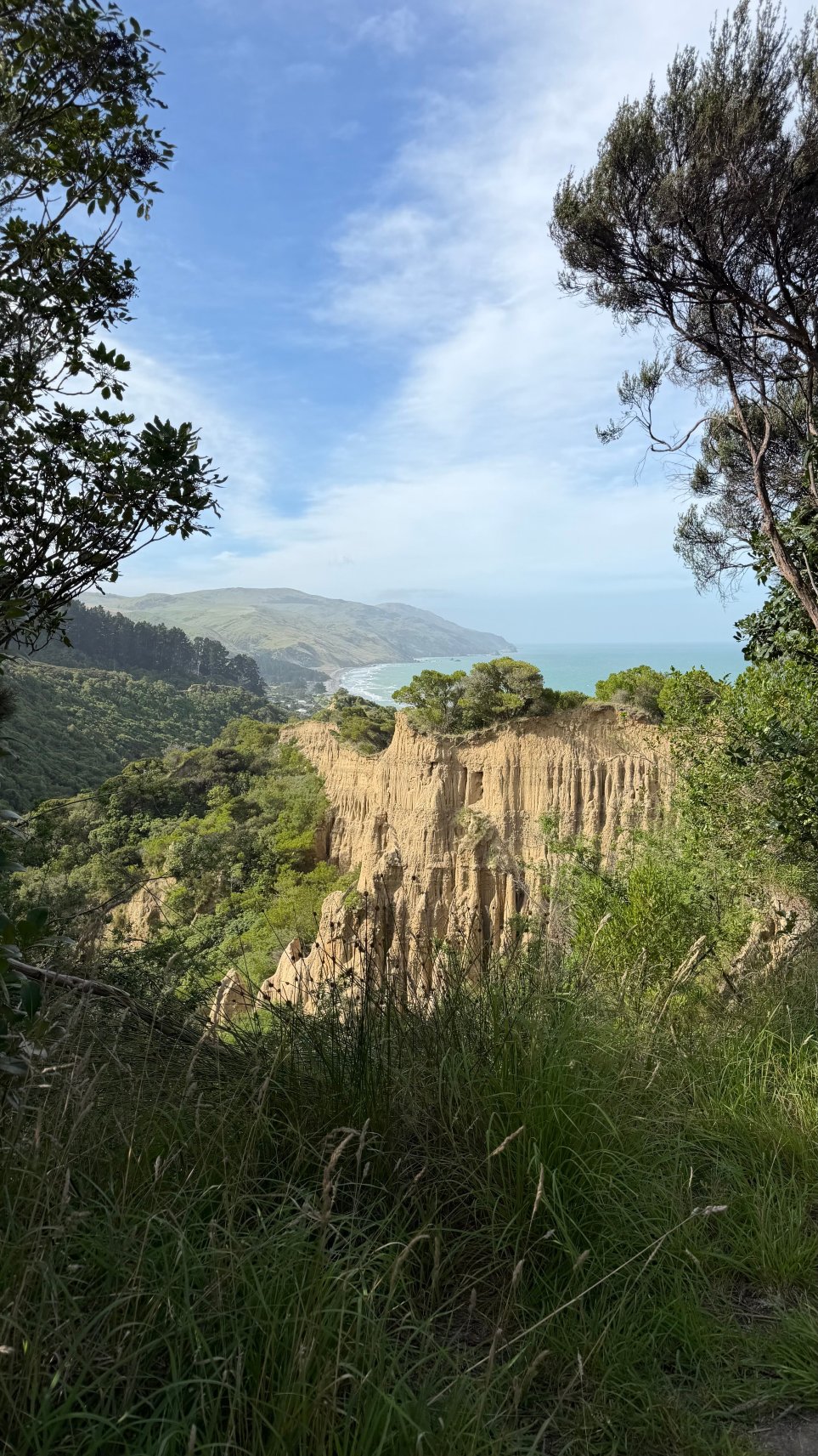 Cathedral Cliffs-官方
