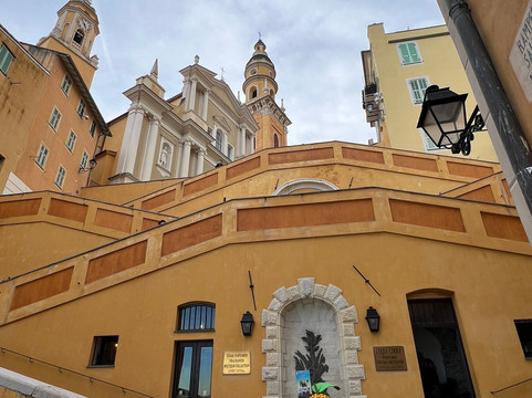 Escaliers-芒通必去景点