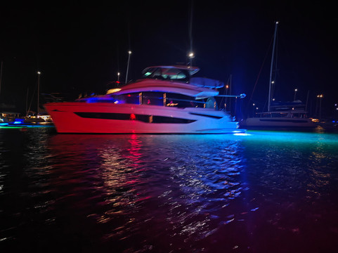 MarineMax Vacations-托土拉必去景点