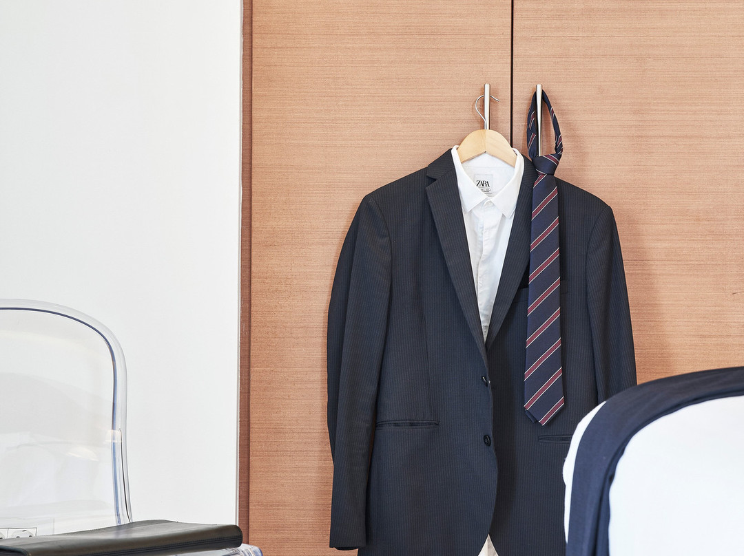 海滩美景套房酒店主图