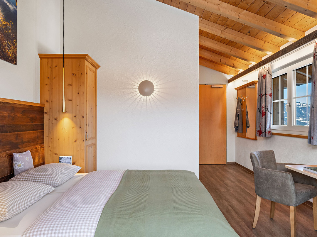 阳光因贝格博加思索夫酒店主图