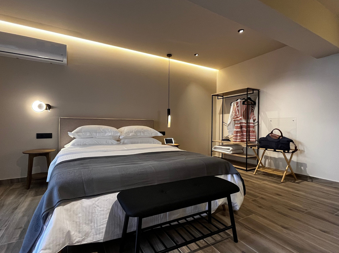 XENION INN-Athens Airport-Easy Check In