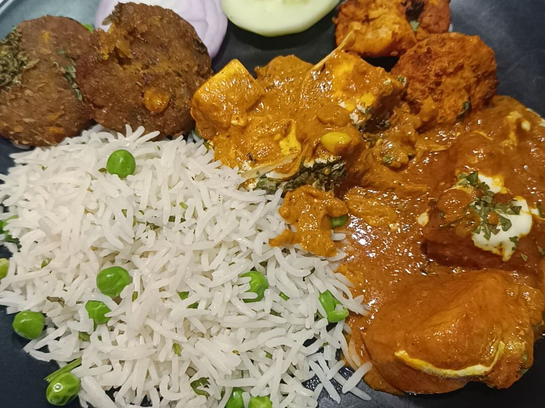 Ginger Bharuch主图