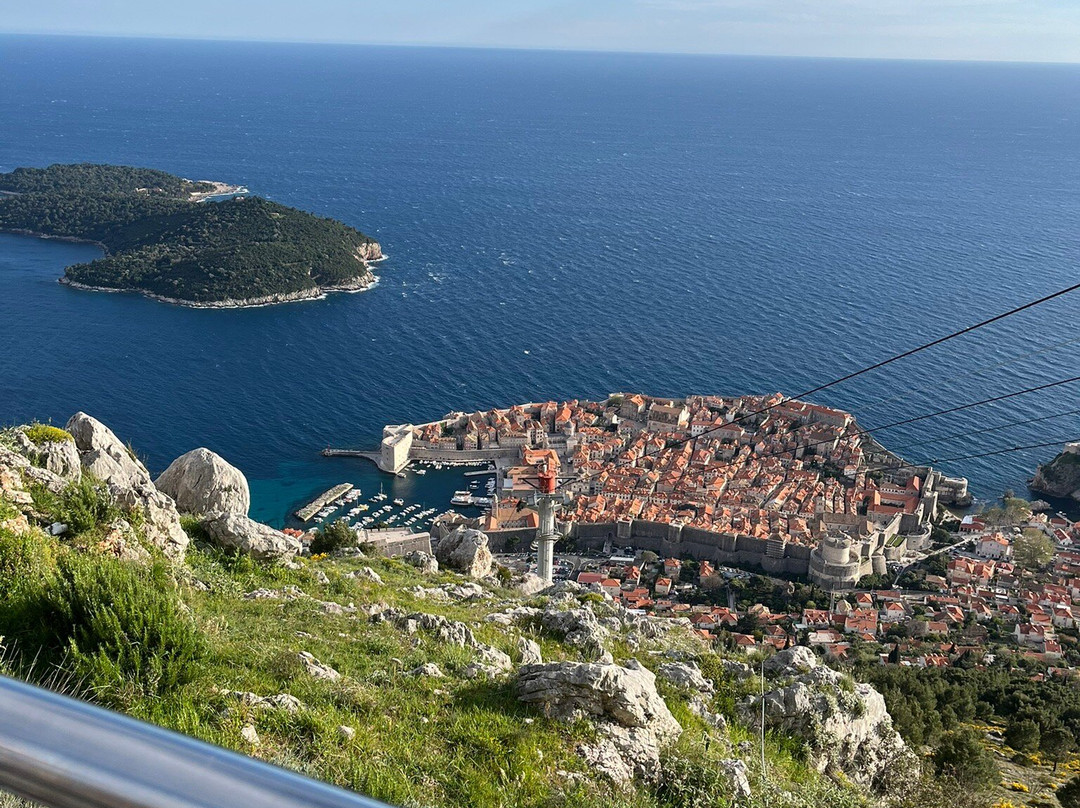 阿斯塔雷酒店主图