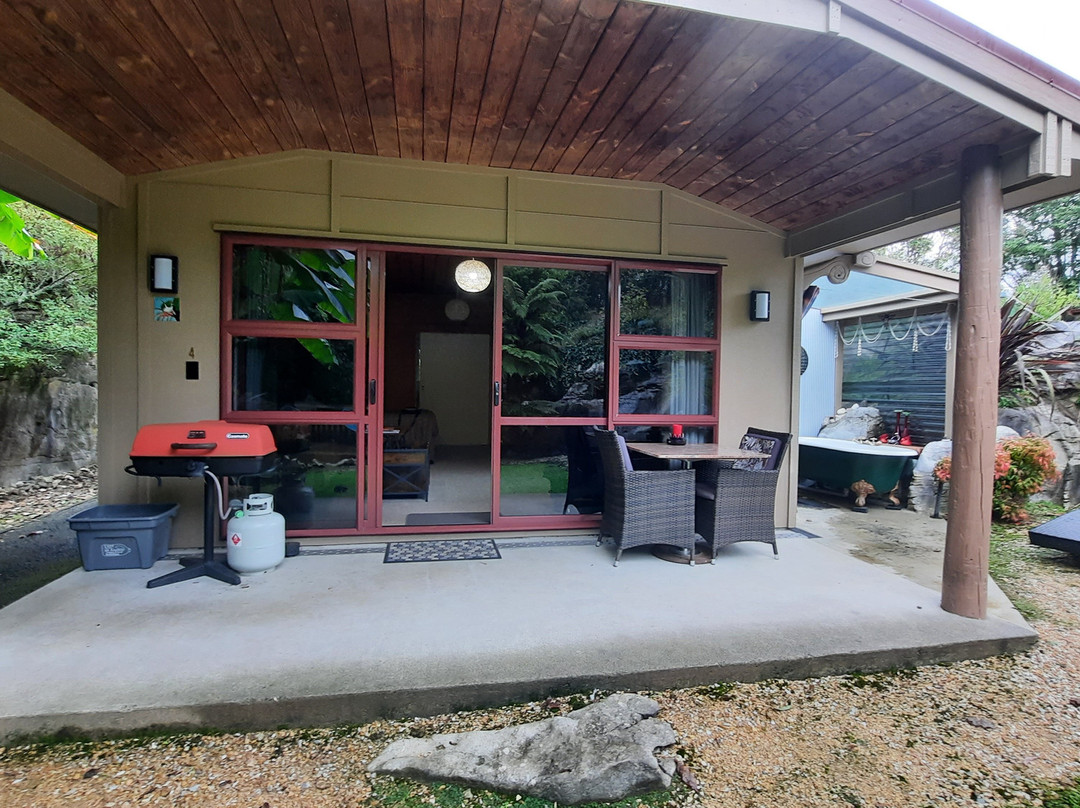 岩石小屋酒店主图