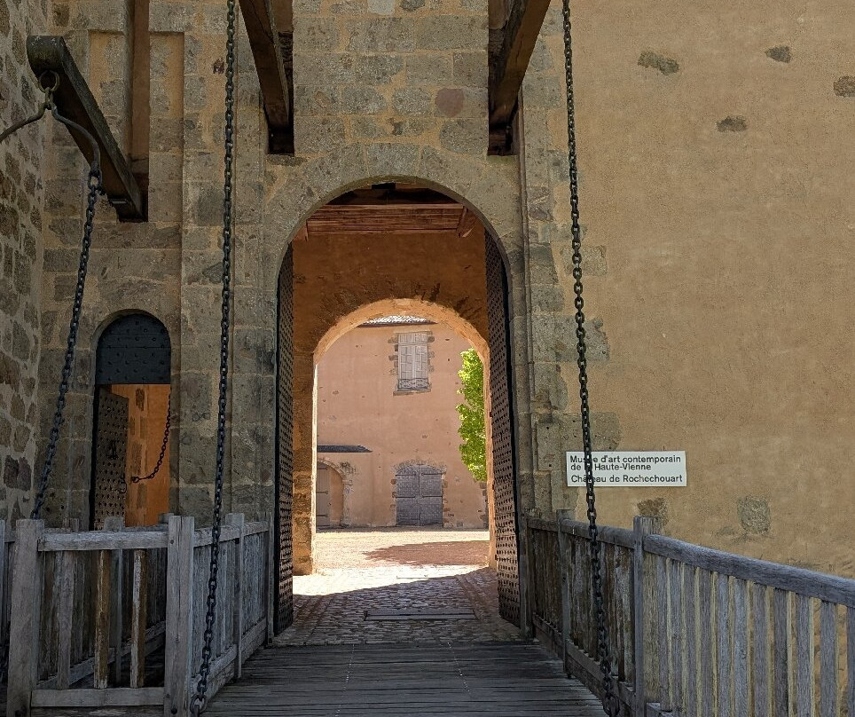 Musée d'art contemporain de la Haute-Vienne, Château de Rochechouart-Rochechouart必去景点