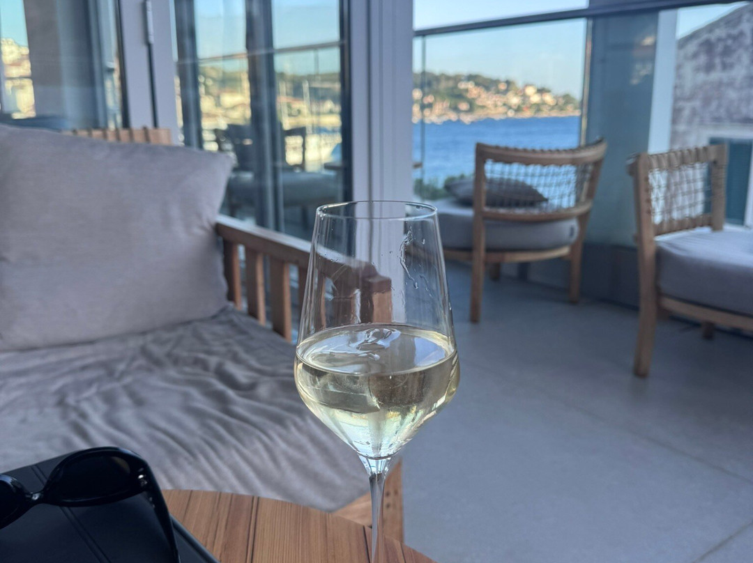 阿德瑞安纳赫瓦尔水疗酒店主图