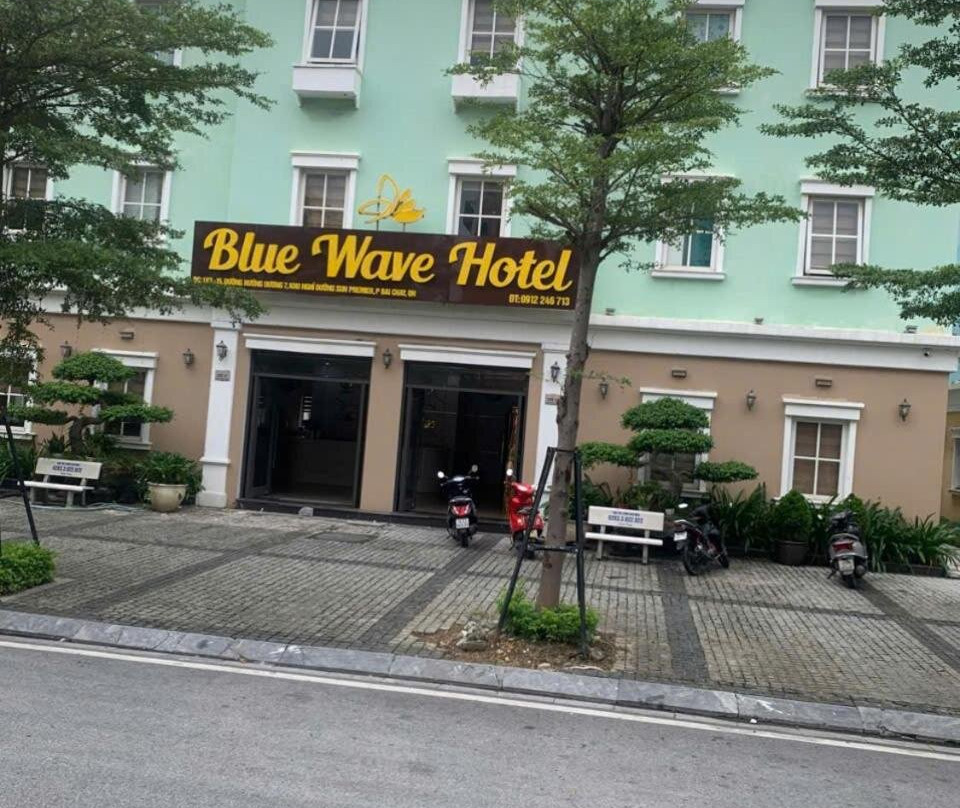 Blue wave hotel