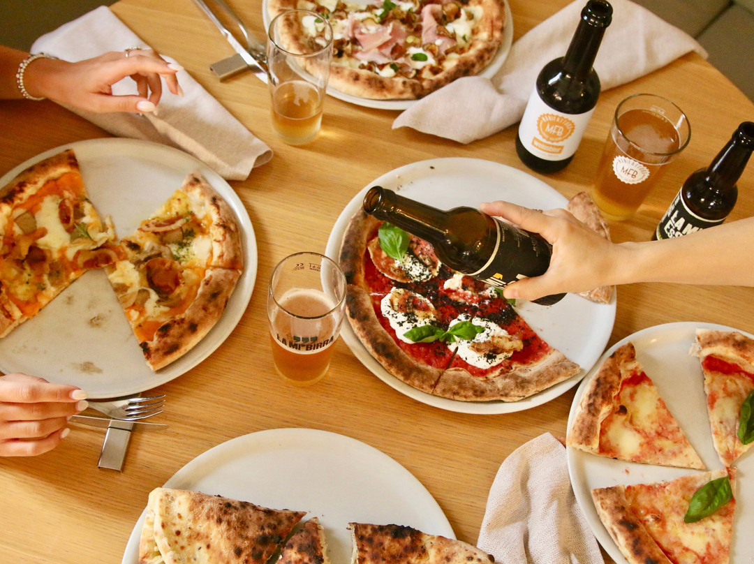 雷诺河畔卡尔代拉拉餐馆和美食-Ristorante Pizzeria Emi