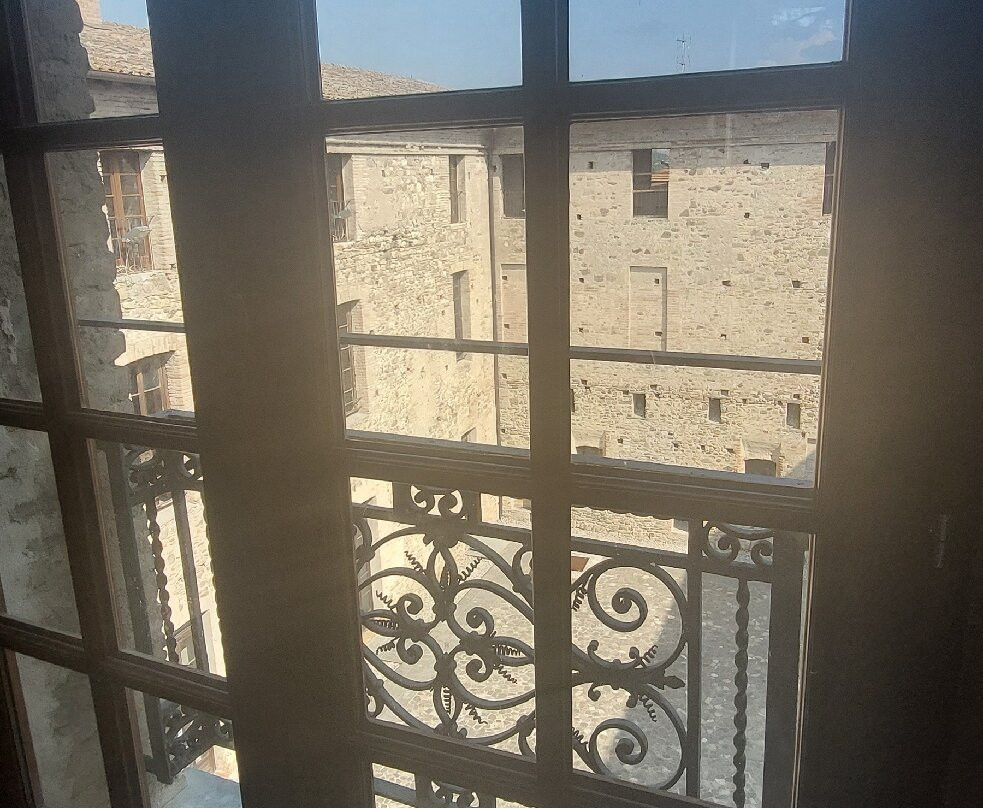 Castello Pallavicino di Varano de' Melegari-Varano de' Melegari必去景点