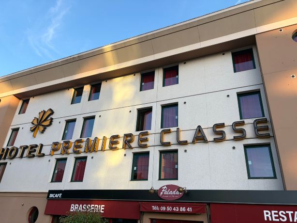 巴黎西部尼维尔巴尔班你尔斯普瑞米尔经典酒店-旅行者