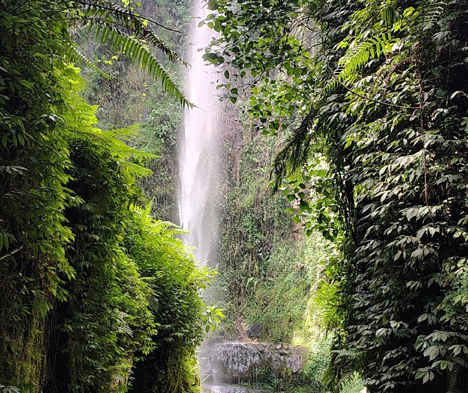 Mount Meru Waterfall-阿鲁沙必去景点