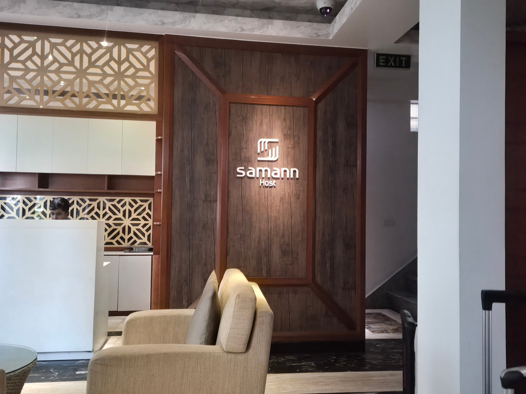萨曼接待酒店主图