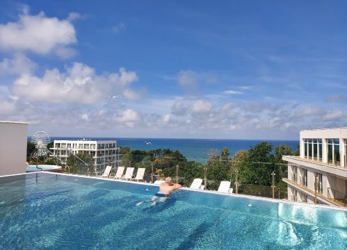 克罗尔广场温泉疗养度假村-旅行者