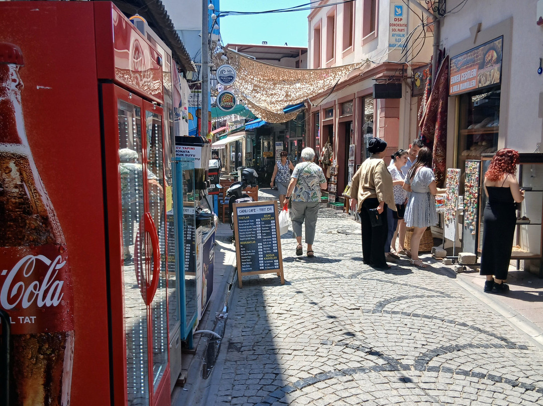 Ayvalık Çarşısı