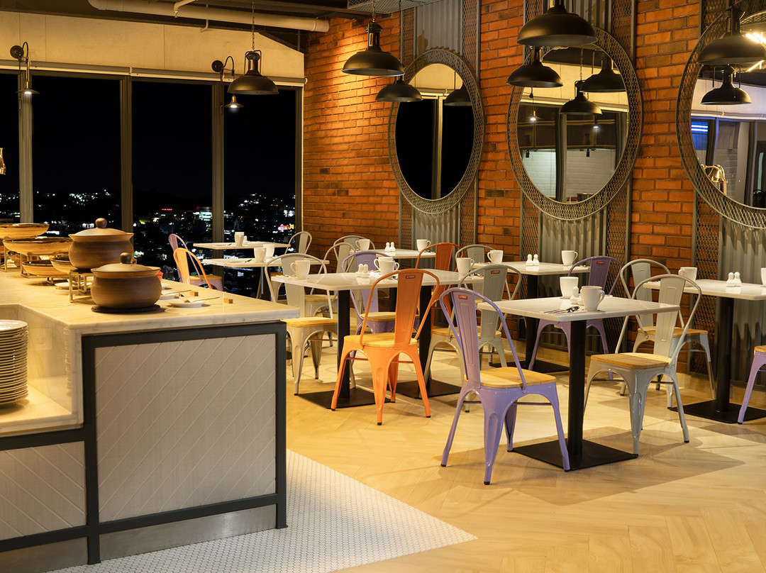 三马林达福克斯莱特酒店