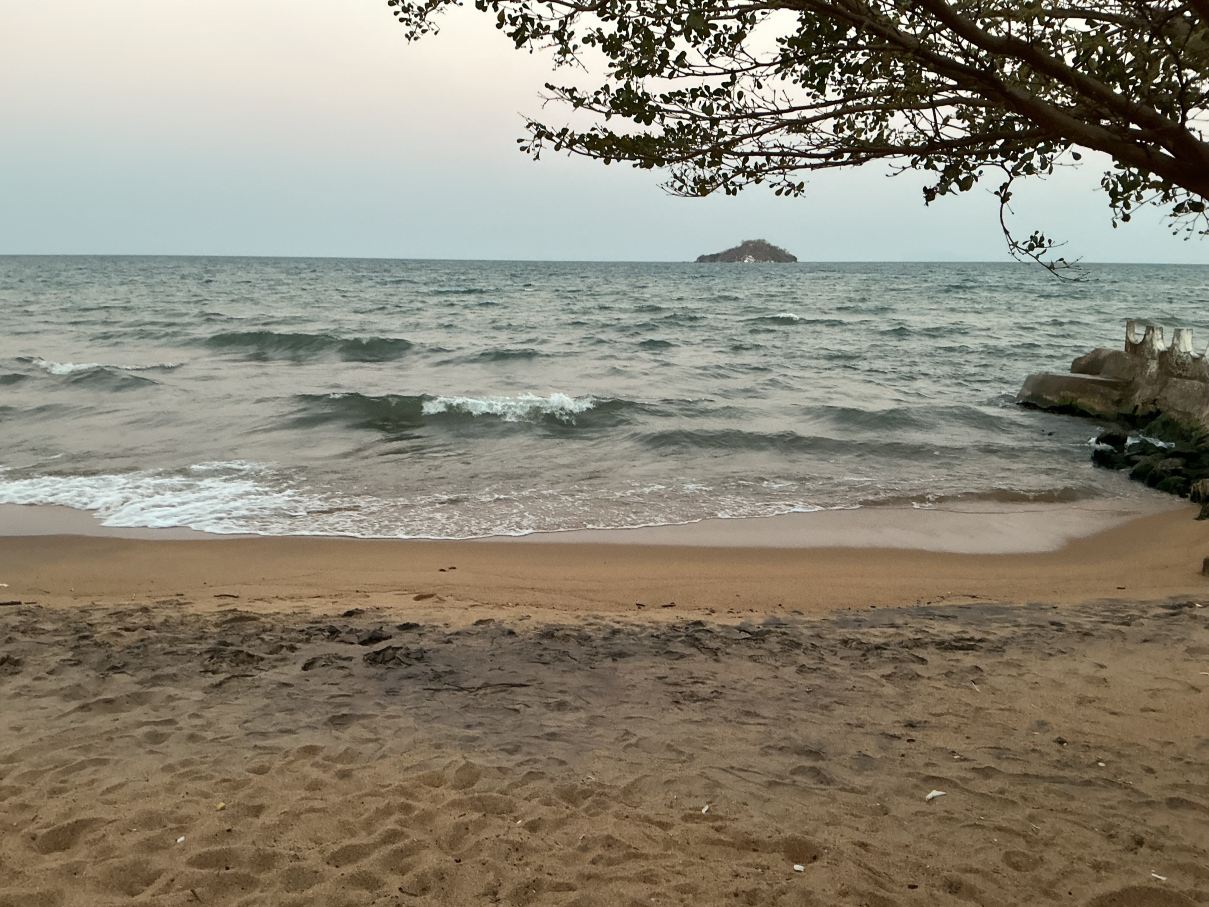 太阳鸟利文斯顿海滩酒店-泳池