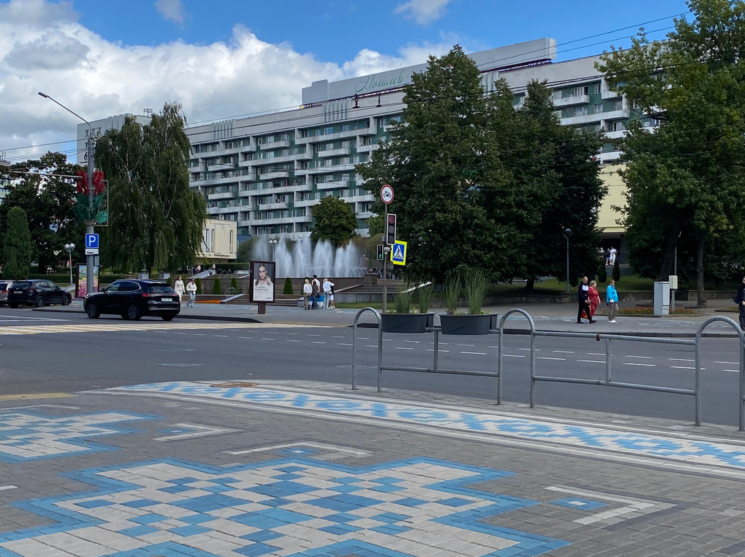 Fountain in Komsomolskiy Square-莫吉廖夫必去景点