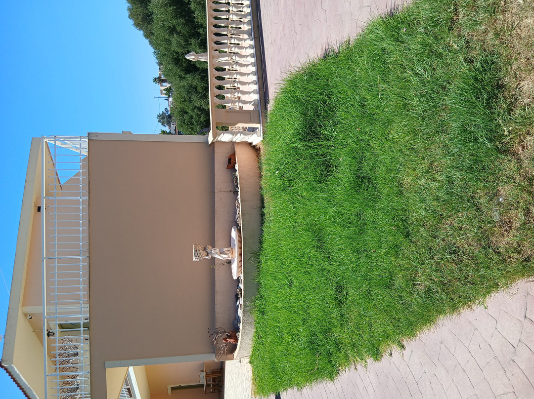 Makis Studios & Apartments