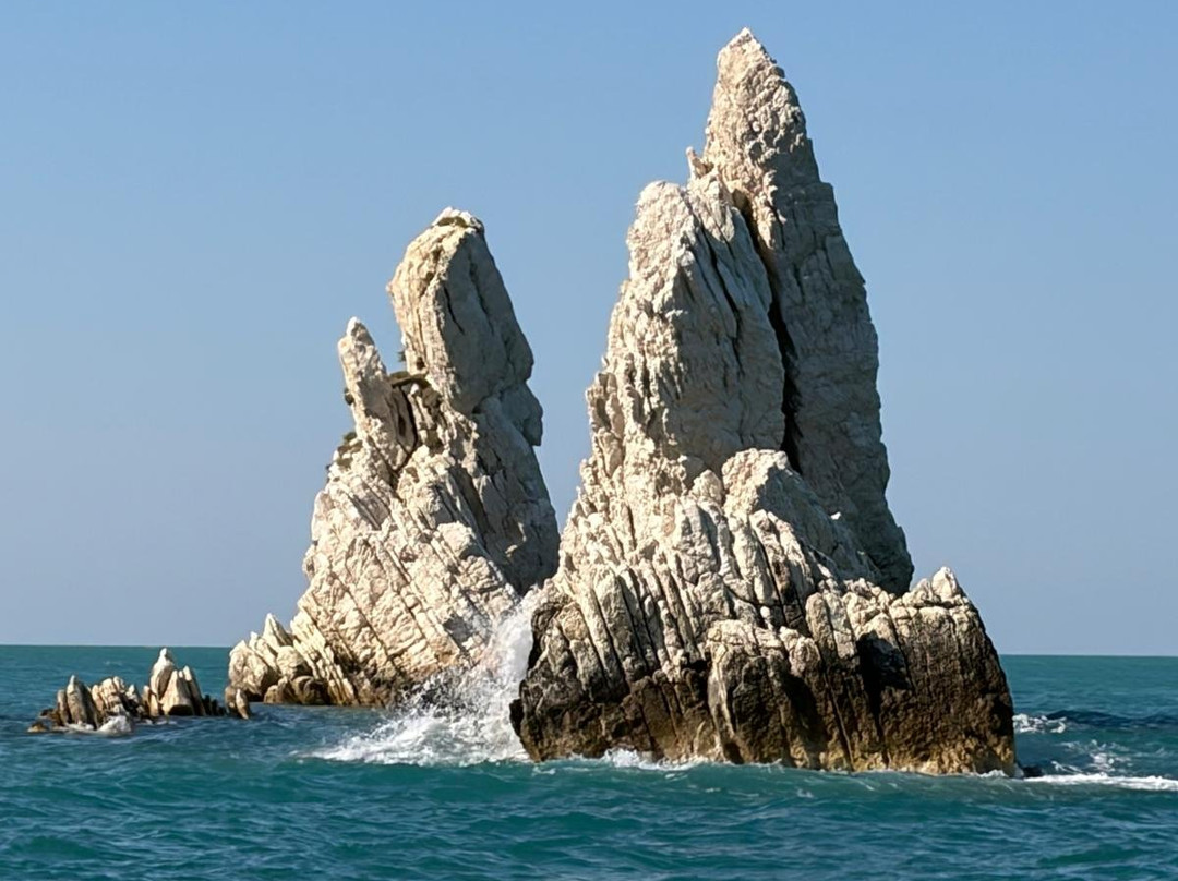 Spiaggia Delle Due Sorelle-Sirolo必去景点
