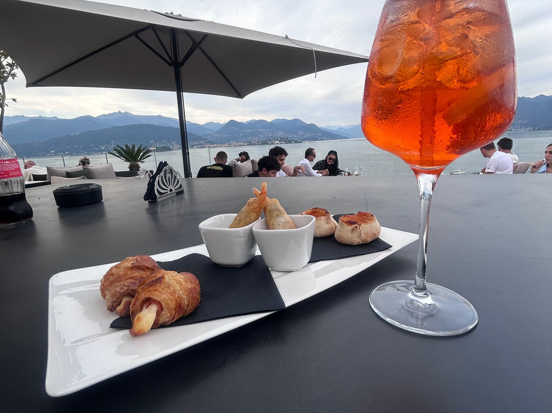 Sky Bar at Hotel La Palma-斯特雷萨必去景点