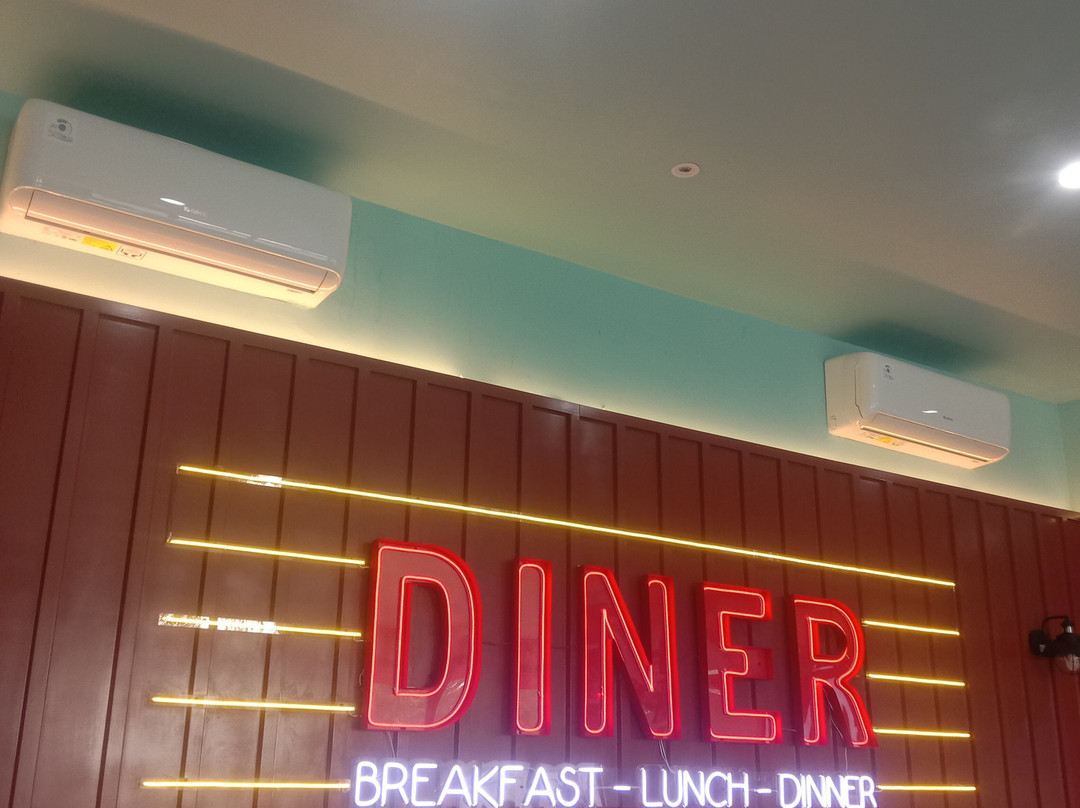 M Cafe & Resto Parapat