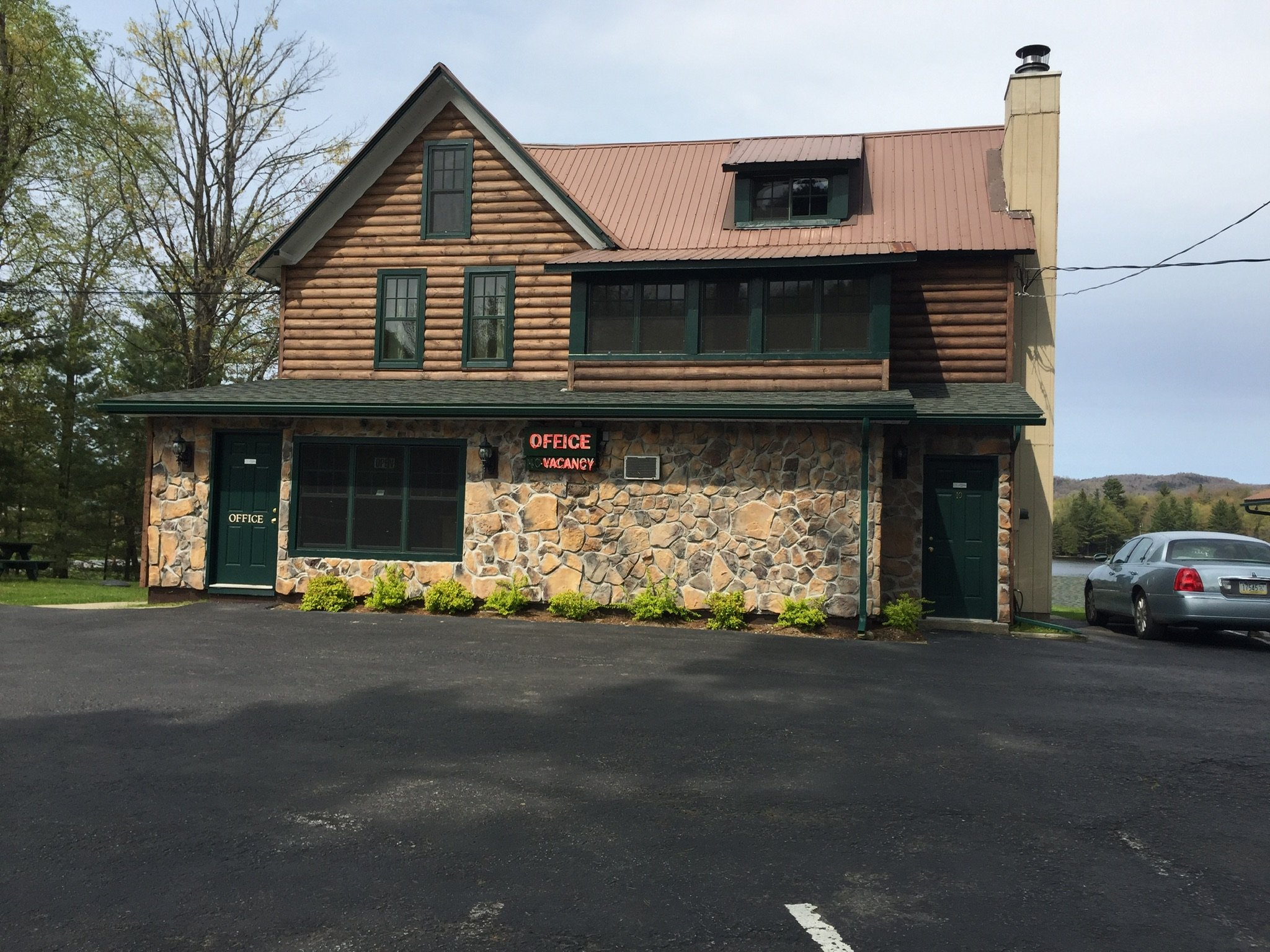 Pine Knoll Lodge and Cabins-官方