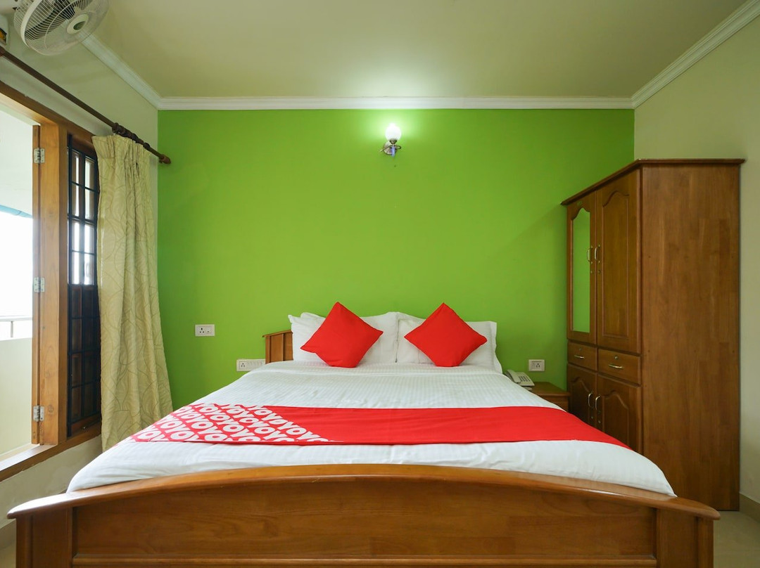 Munnar Crown Hotel