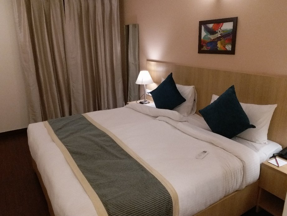 Starlit Suites-官方