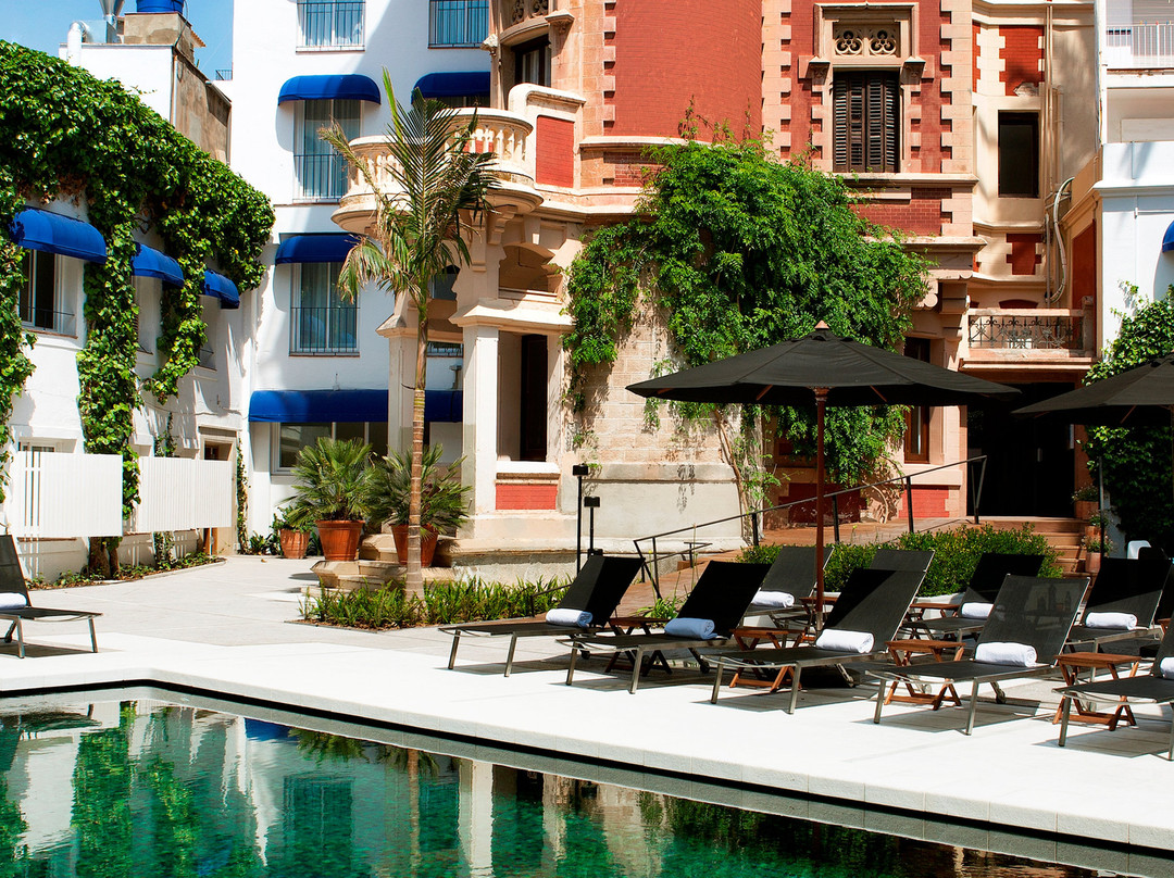 锡切斯中等公园酒店