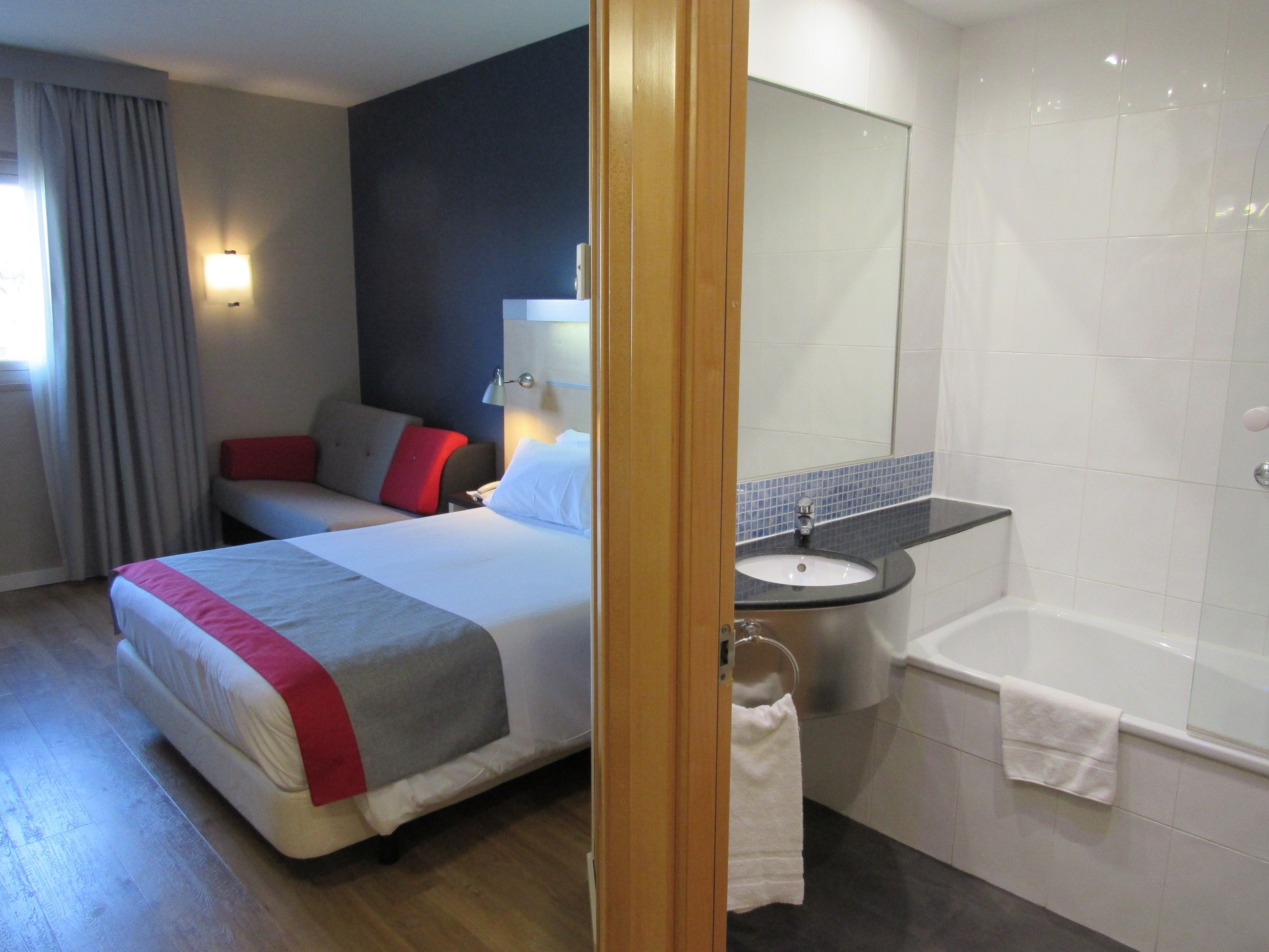 Holiday Inn Express Barcelona - Montmelo By IHG-官方