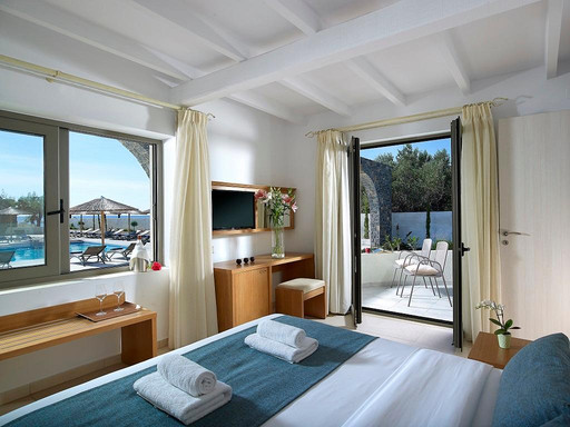 Coriva Beach Hotel & Bungalows