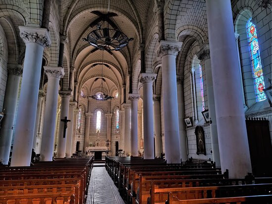 Eglise Notre Dame-Yzeures-sur-Creuse必去景点